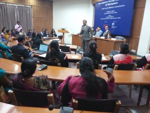 Mr. Chander Jit Singh, Ld. Secretary, New Delhi District Legal Services Authority addressing women workers