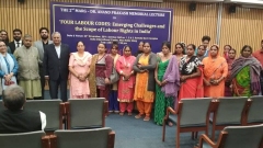 Harshingar Mahila Samuh and MARG team with Subhash Bhatnagar